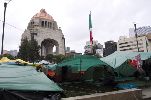 Plantón de la CNTE, desierto en Navidad