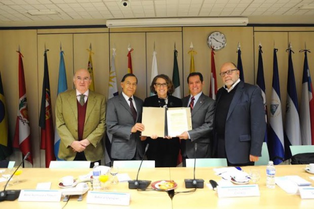 Se firma convenio para crear Canal Iberoamericano