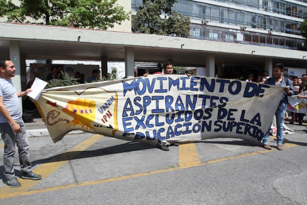 Se manifiesta el Movimiento de Estudiantes Excluidos
