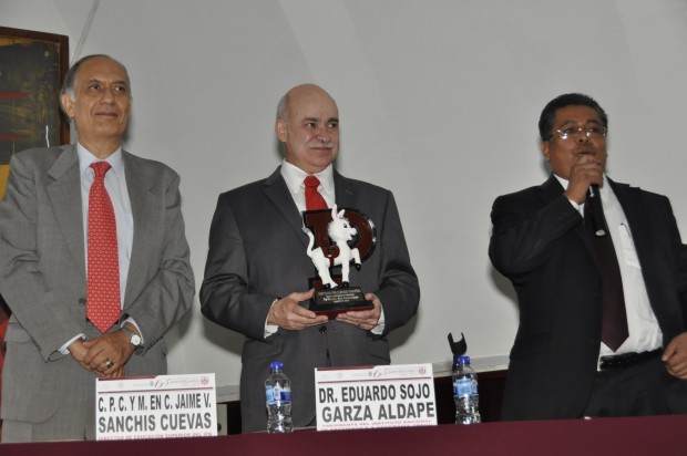 La sociedad demanda un proyecto educativo con futuro social: IPN