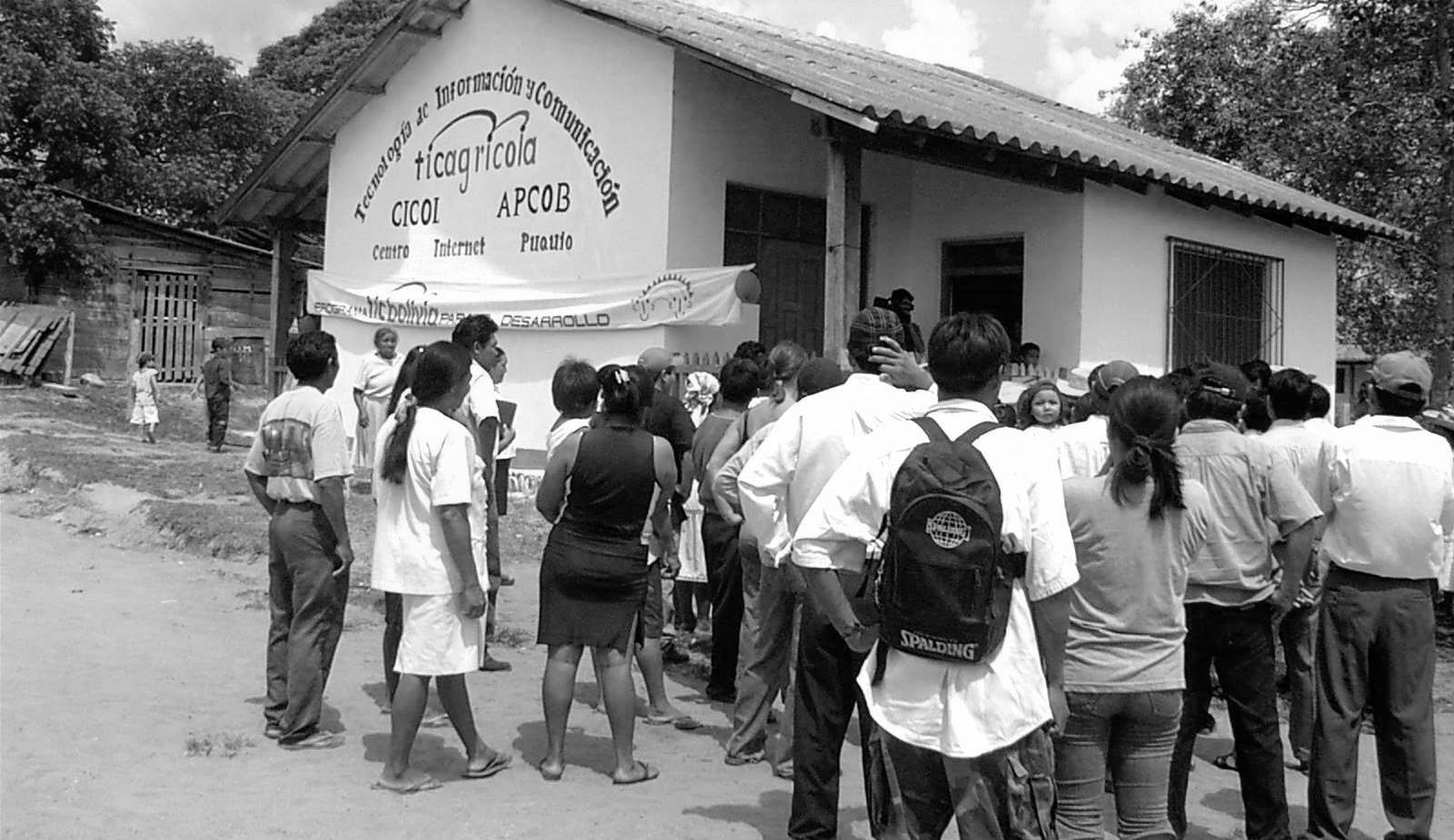 Al año, gobierno gastó sólo 364 pesos por maestro para profesionalización docente