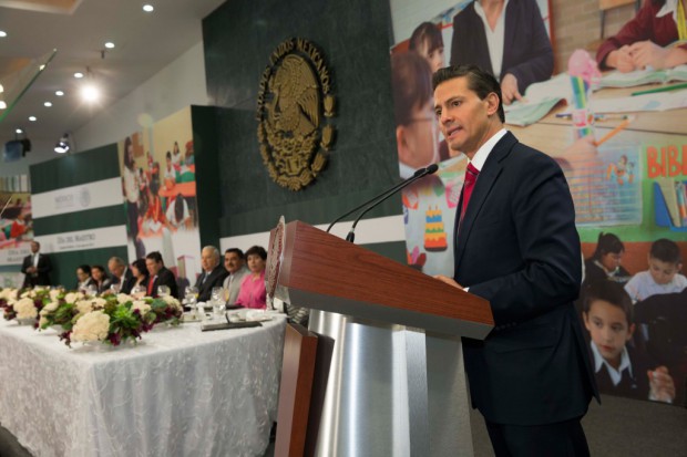 Entidades atrasadas en aplicación de reforma educativa tendrán que acelerar el paso:EPN