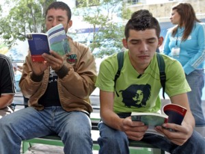 jovenes-leyendo