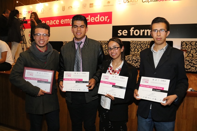 Reconocen a estudiantes del IPN por proyectos empresariales innovadores