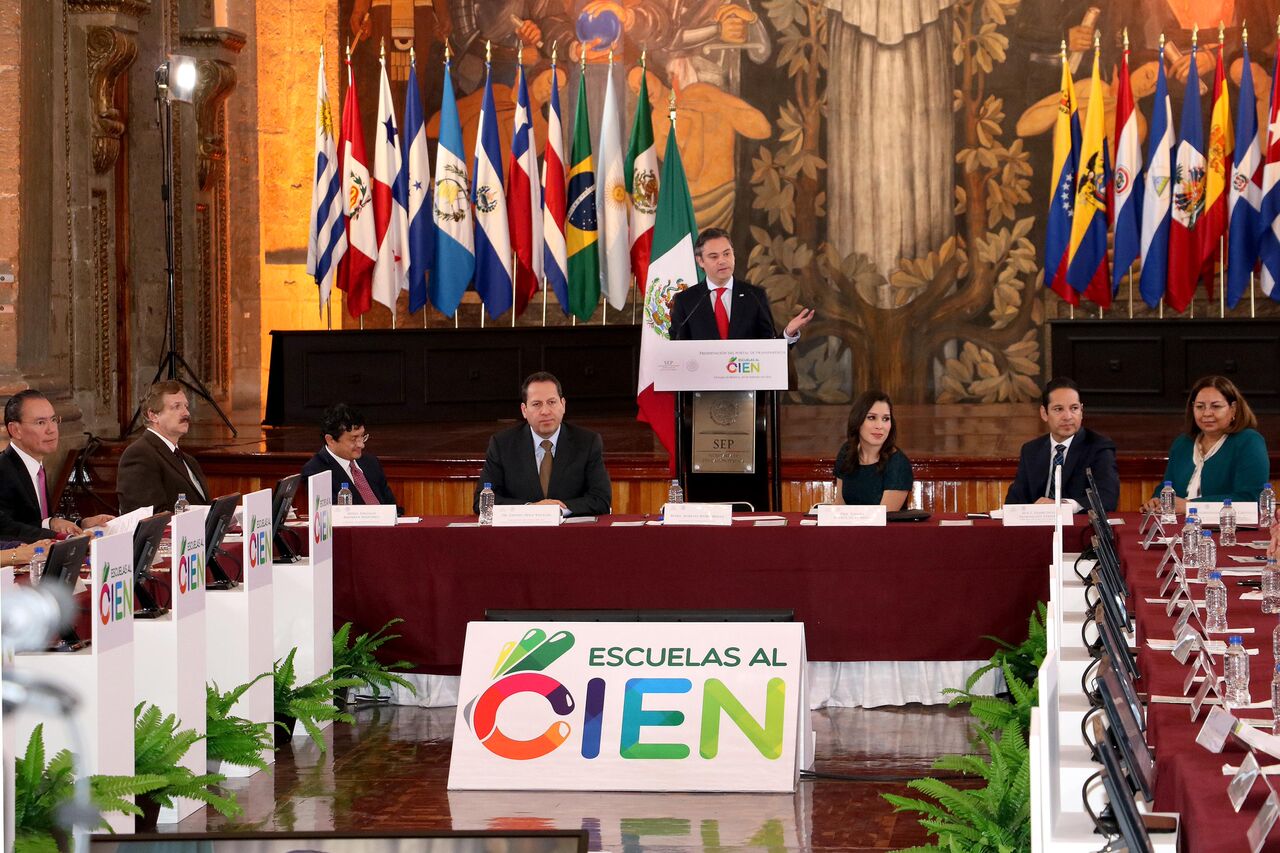 Padres de familia decidirán calidad de obras del programa Escuelas al CIEN