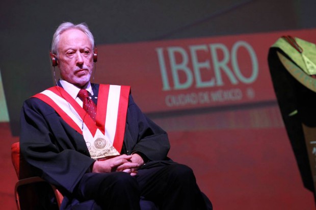 Otorgan Universidades Jesuitas Doctorado Honoris Causa a John Maxwell Coetzee