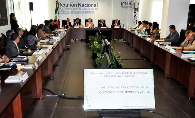 Pide INEE a direcciones estatales unir esfuerzos con organizaciones sociales, maestros y autoridades