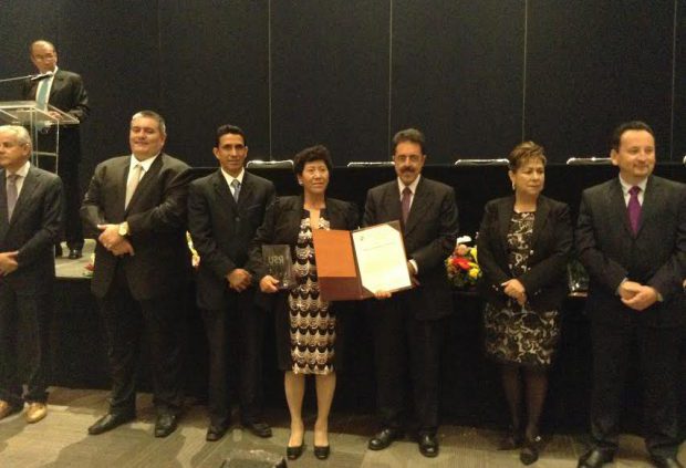 Escuela Superior de Comercio y Administración es reconocida por responsabilidad social universitaria