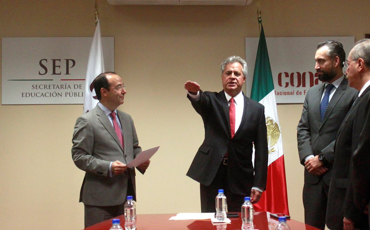 Designa SEP a nuevo titular del CONAFE