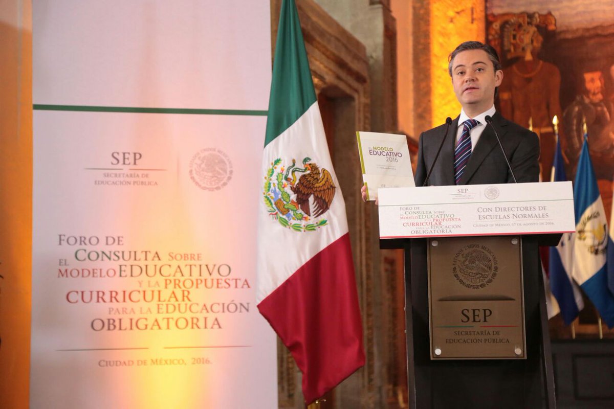 Escuelas Normales seguirán siendo el eje central en la formación de maestros: Nuño