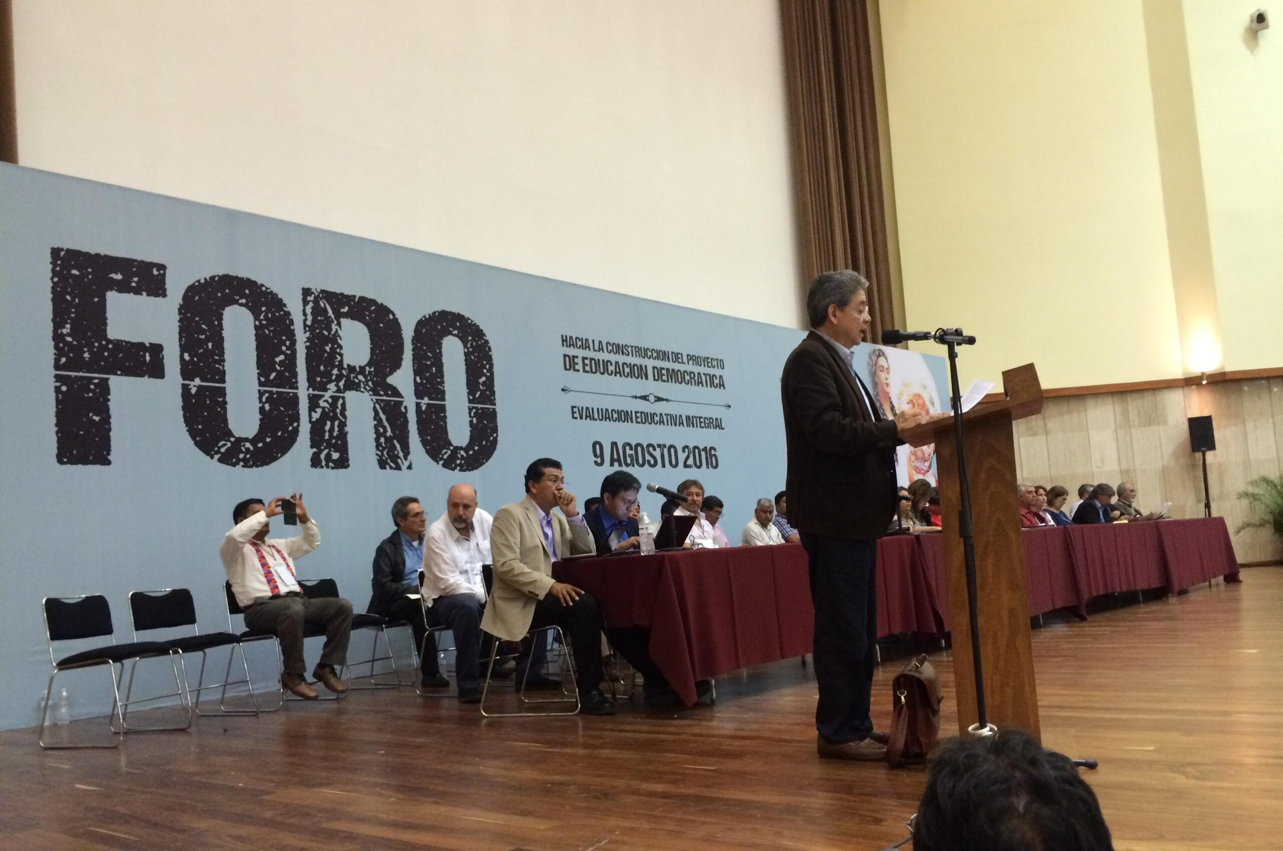 Insisten académicos en Foro de la CNTE, suspender procesos de evaluación