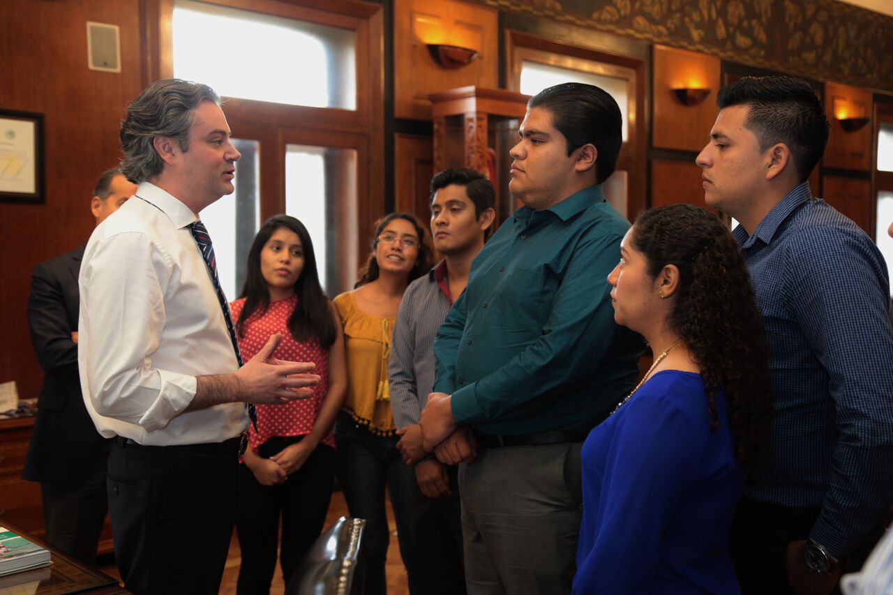 Promete Nuño a normalistas de Guerrero “acelerar procesos” para otorgarles plazas ganadas por evaluación