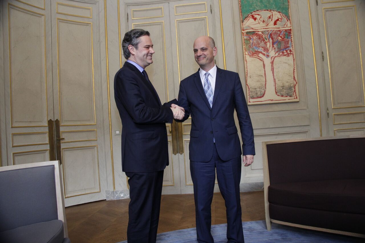 Plantea Nuño impulso a la Reforma Educativa ante ministro francés