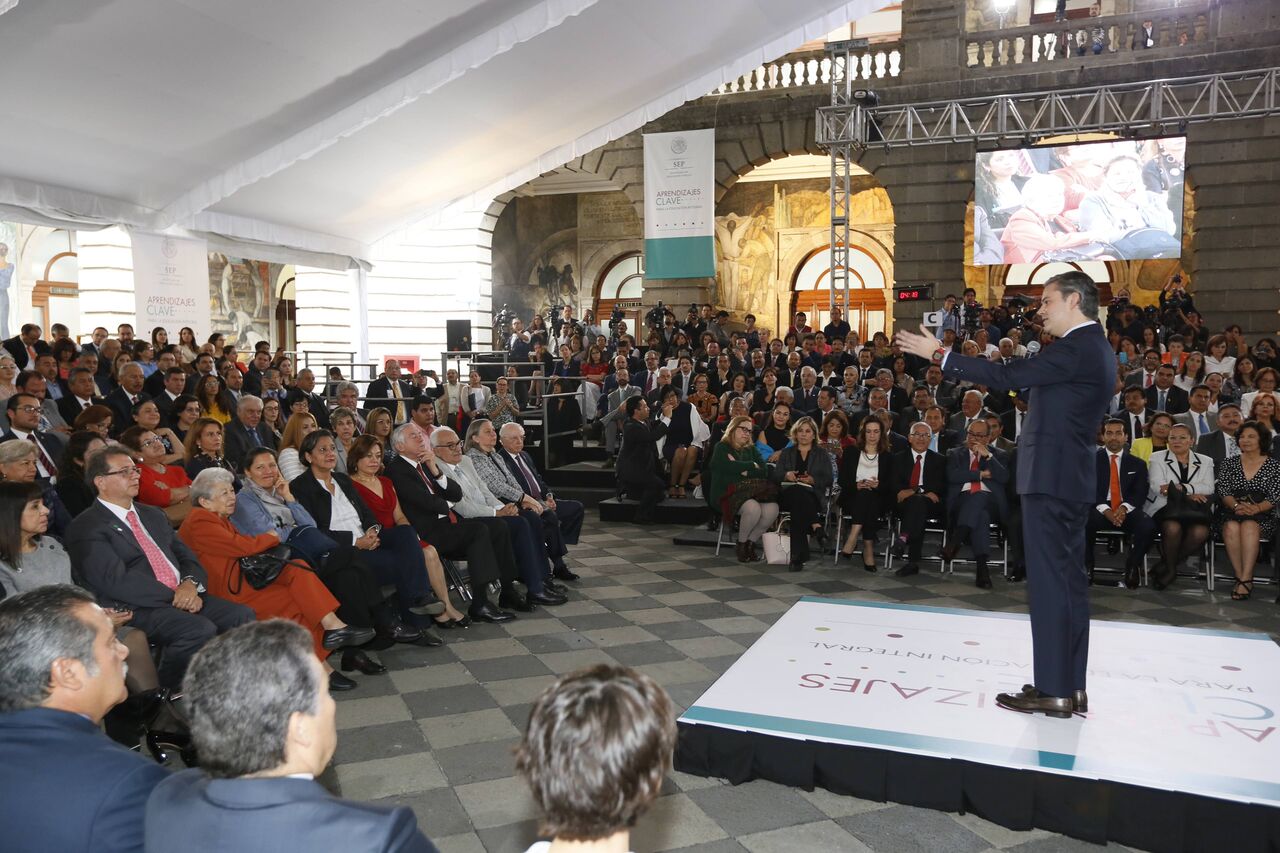 En 2018, implementación de los nuevos planes de estudio: Nuño