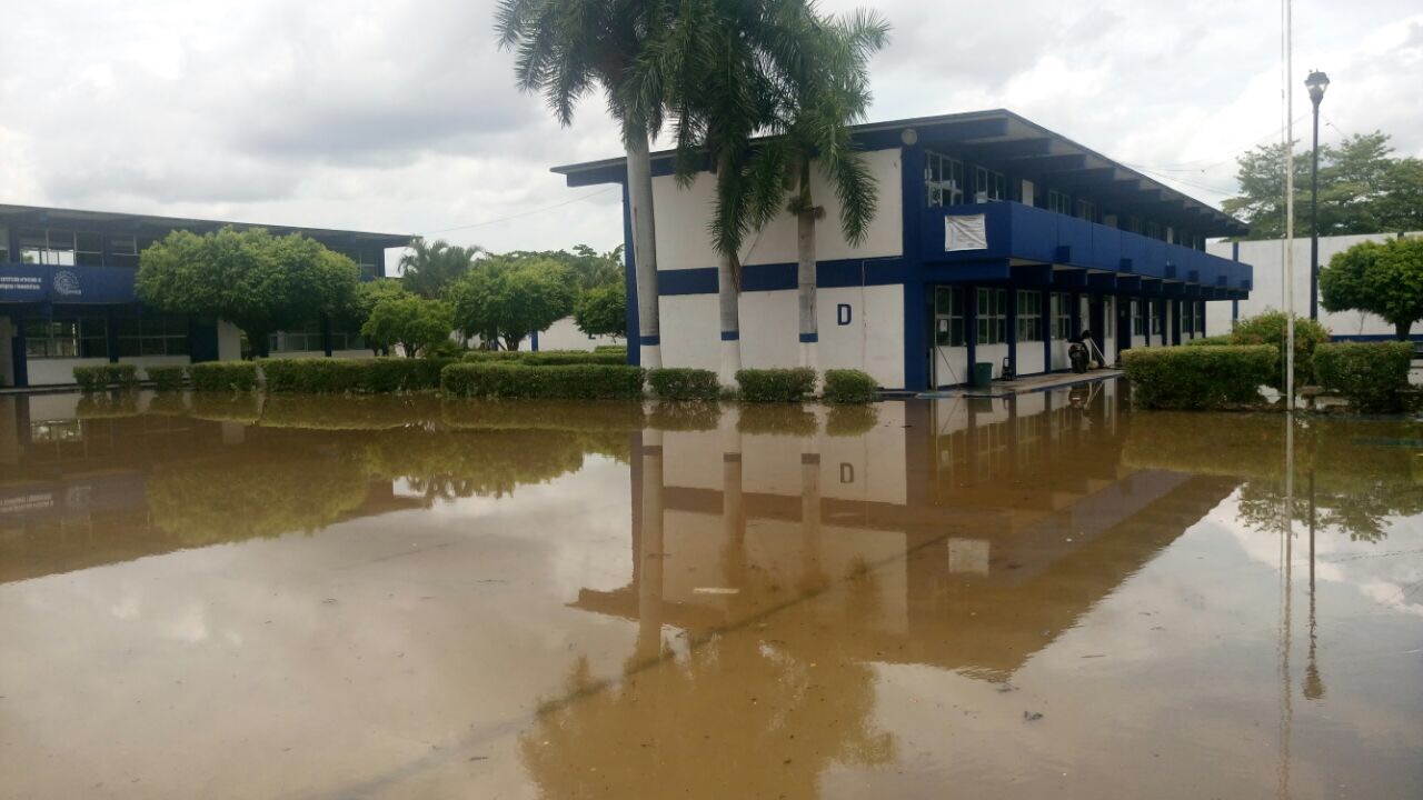 Se atenderán escuelas dañadas tras paso de tormenta tropical “Franklin”: Inifed