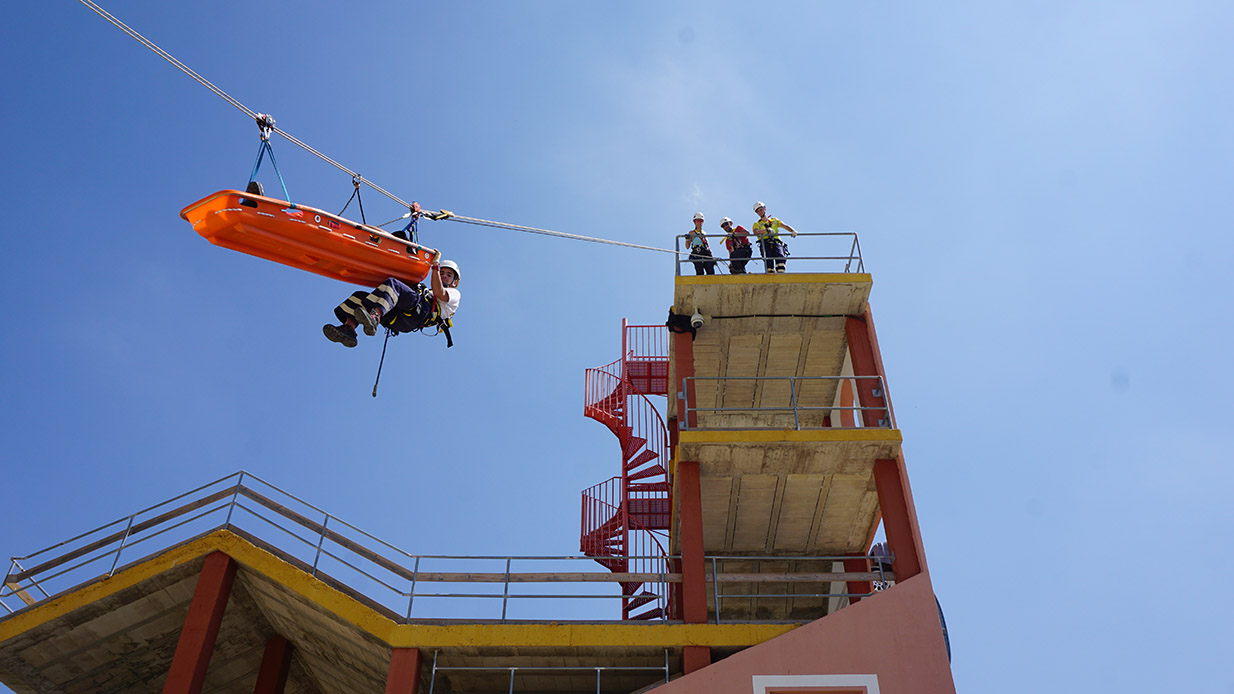 Reconoce SEP trabajo de rescatistas en escuelas