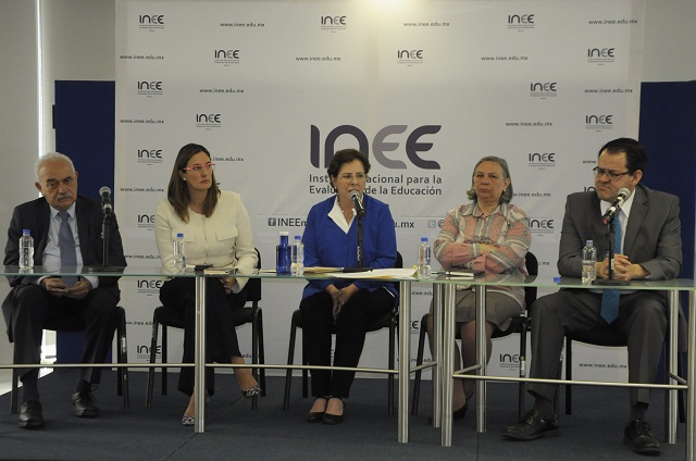 Cambios en evaluación deben darse dentro de la ley, advierte el INEE