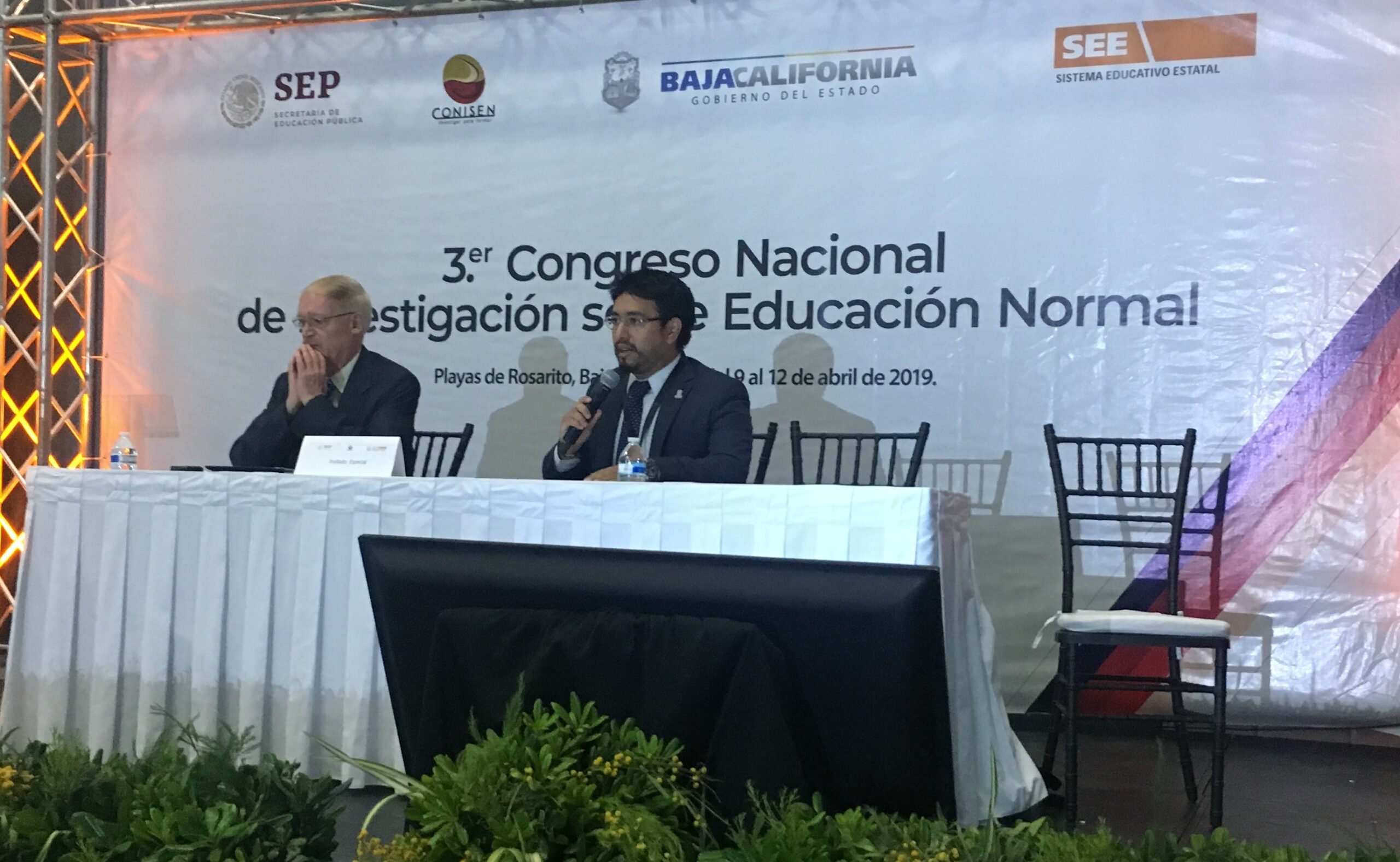 Planes de estudio de las normales deben estar contextualizados: Ángel Díaz-Barriga