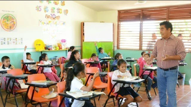 La disminución del salario real de los y las maestras: 2005-2022